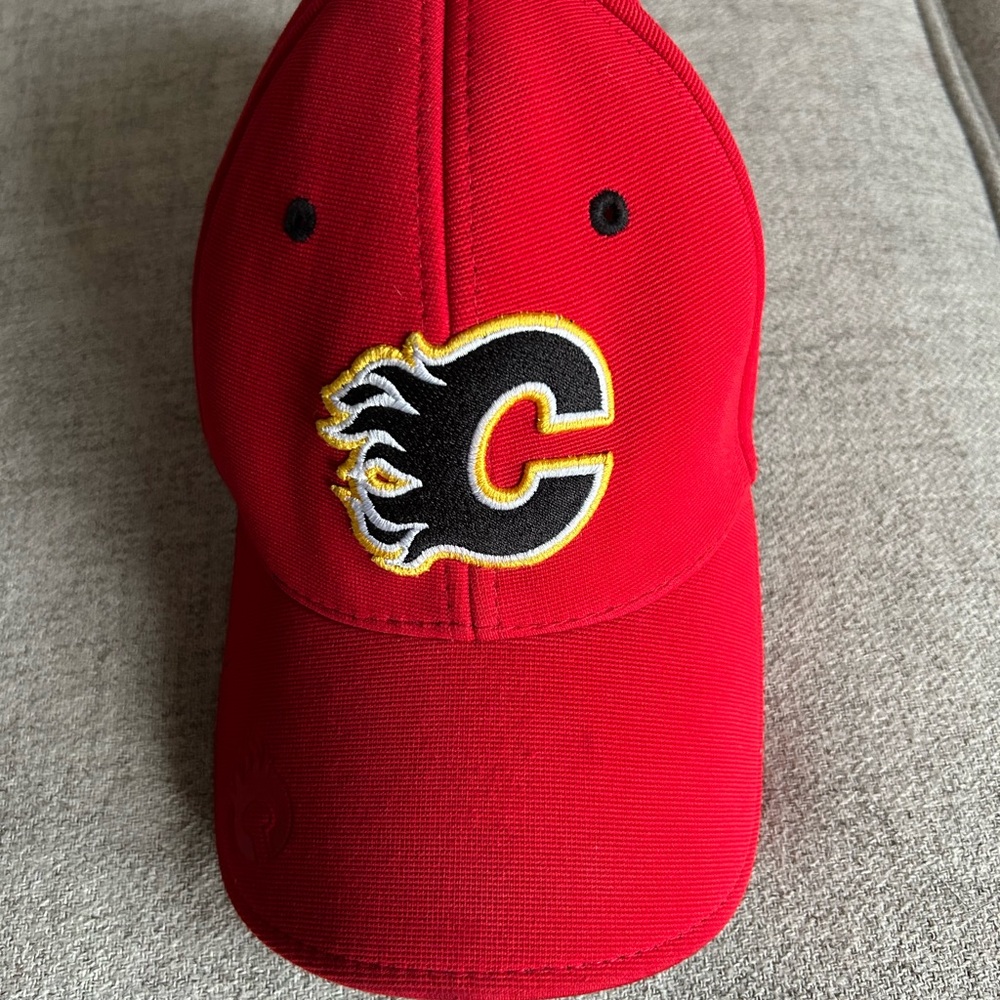 Calgary Flames Red Baseball Cap M/L